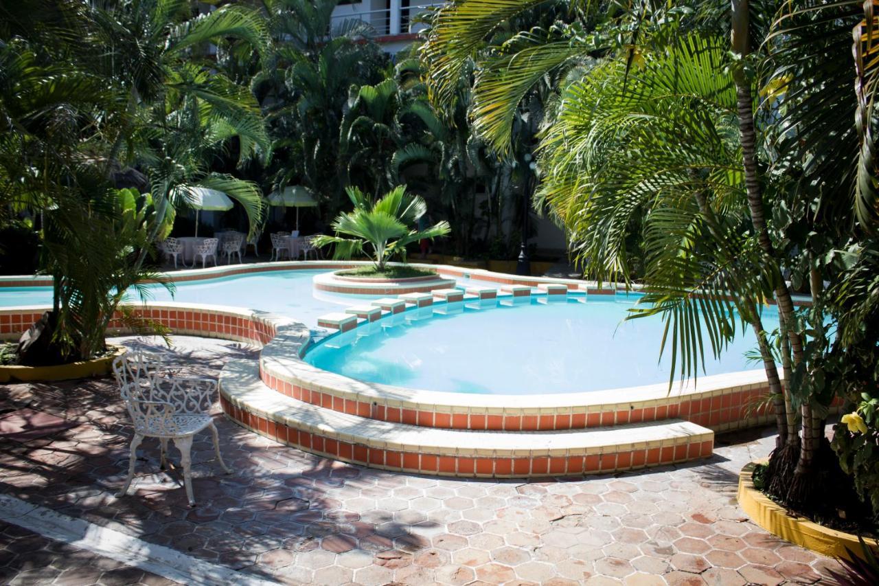 Delfin Playa Azul Hotel